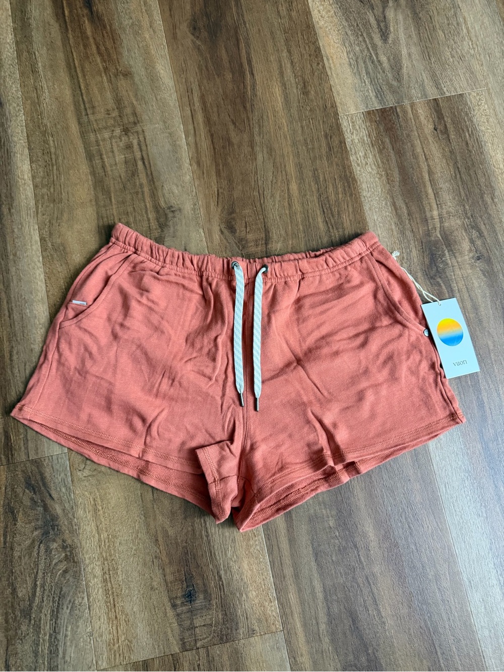 Vuori Sunnyside Short Medium in Cinnamon